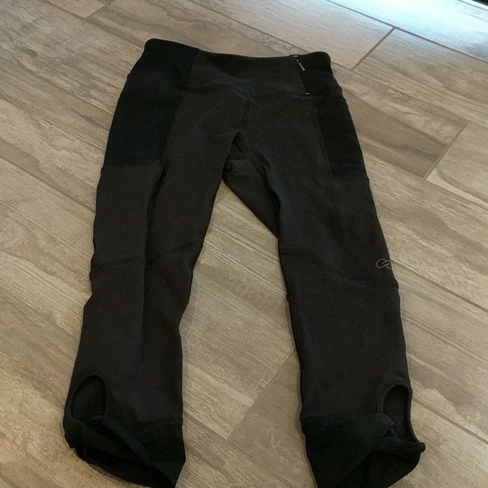 Calia by Carrie Underwood Capri leggings